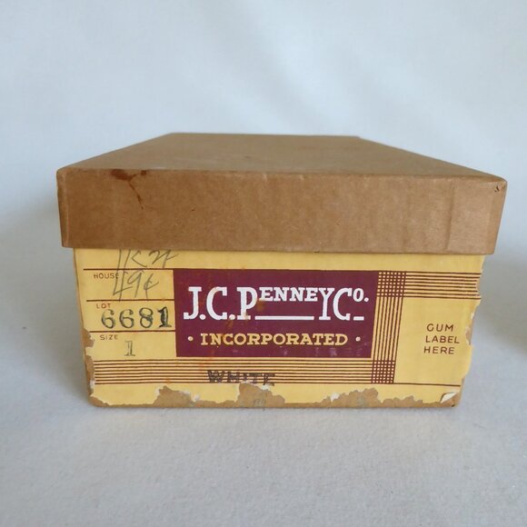 ANTIQUE VINTAGE 1940’s WHITE LEATHER BABY SHOES IN ORIGINAL BOX USED ODDITY - Picture 11 of 16